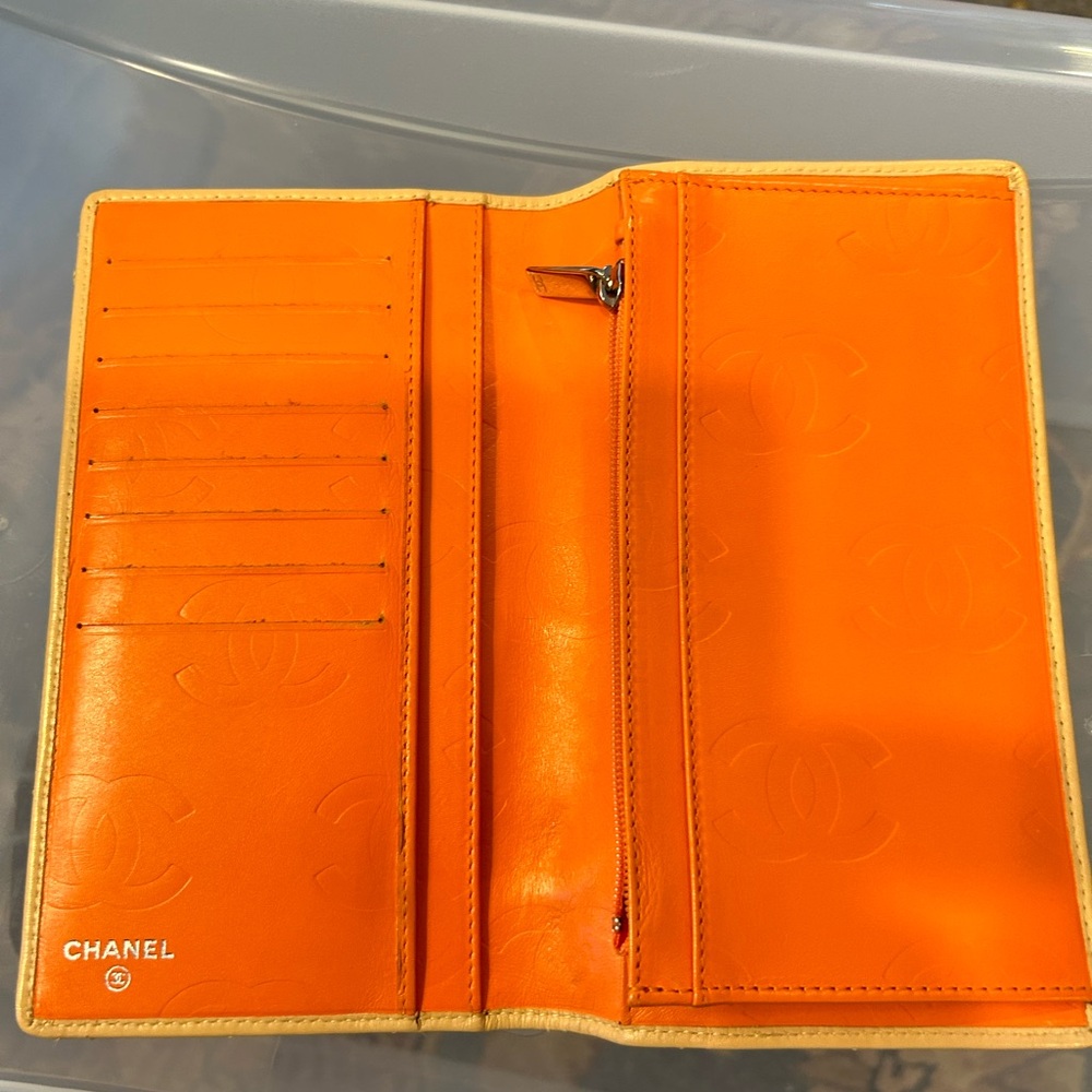 Chanel Wallet - Picture 4 of 12